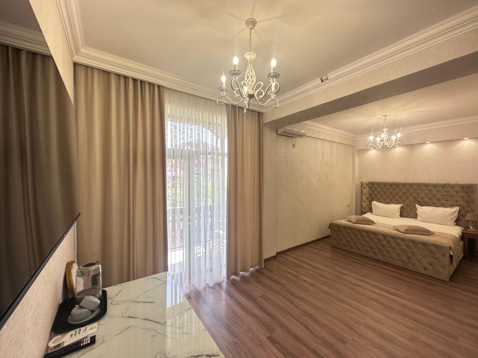 Armenia Hotel Jerevan Exteriör bild